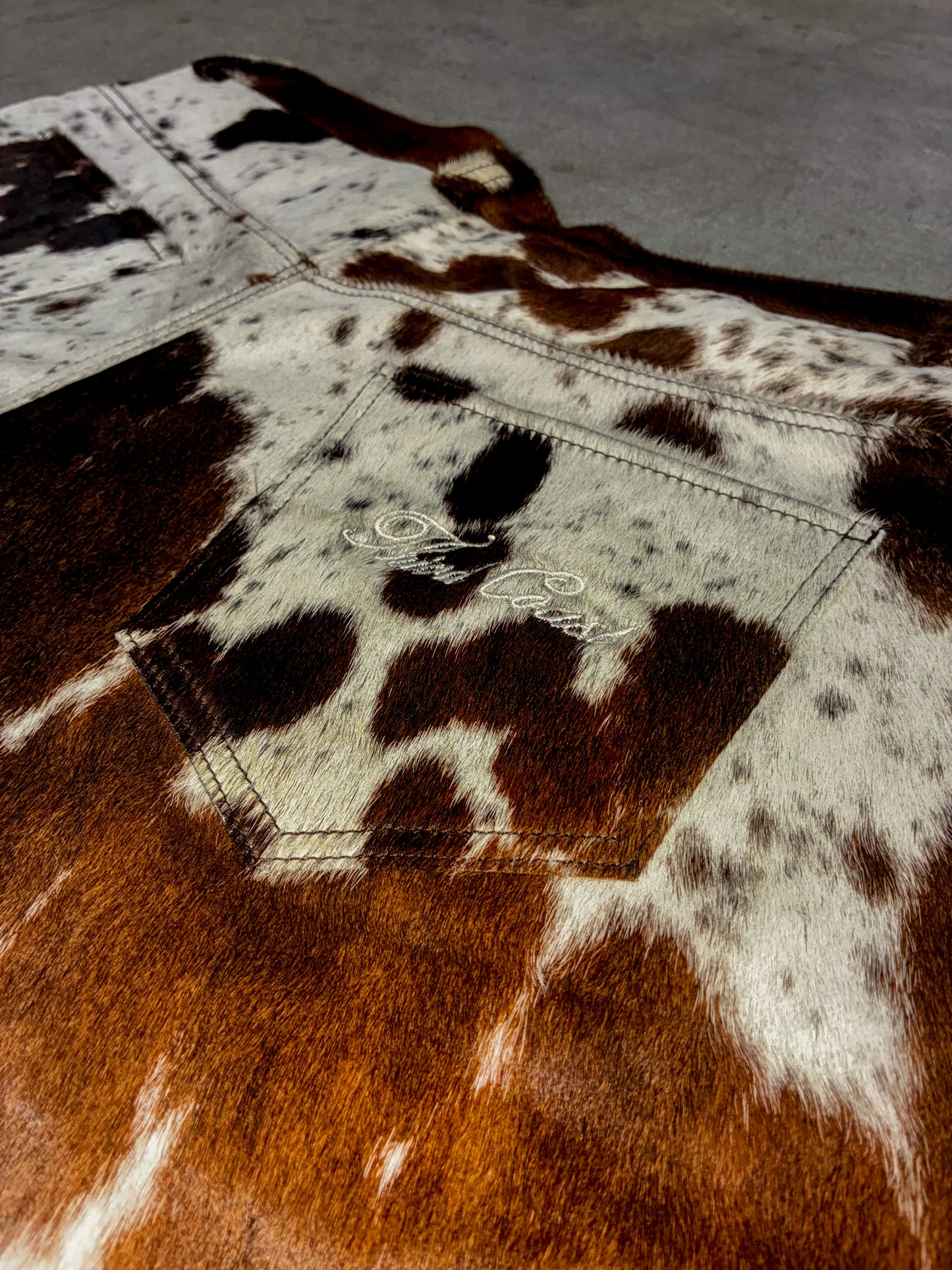 Cowhide Shorts 34