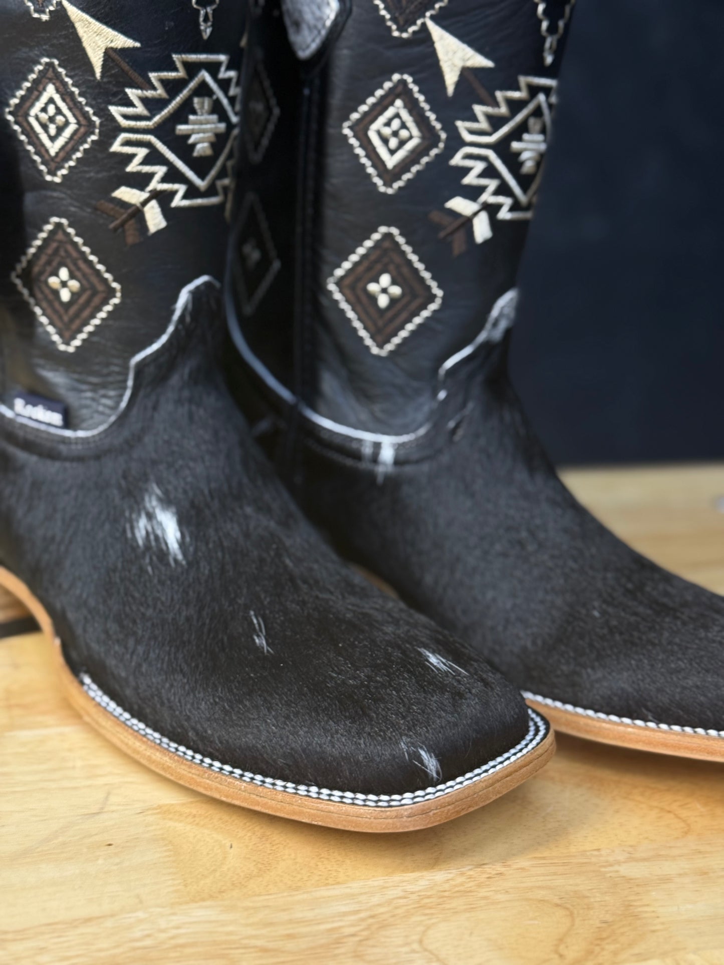 Rock’em Cowhide 10